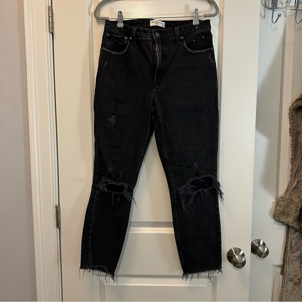 ABERCROMBIE HIGH RISE DISTRESSED SKINNY JEANS